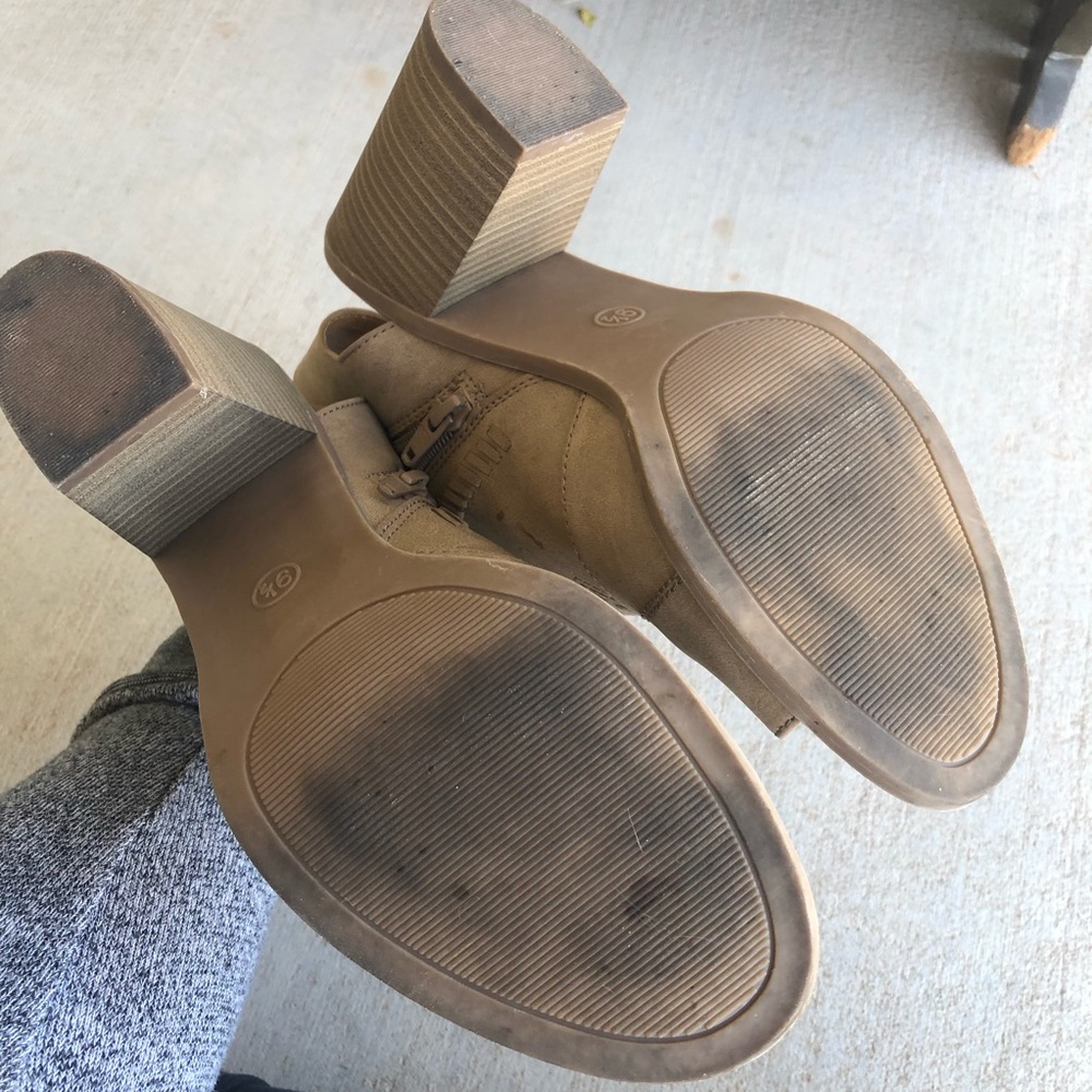 Universal Thread Heeled Sandals - Picture 7 of 8